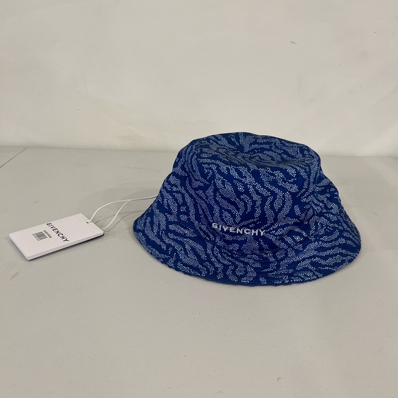 Brand New, never worn just ready to sell. - Picture 3 of 4